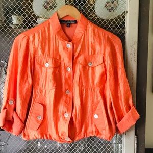 Stunning jacket with 4 pockets. Fabulous Color! Versatile.